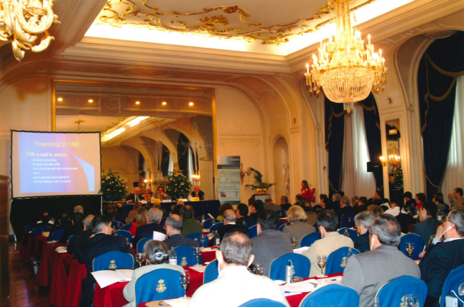 Asistentes al acto fundacional de SEAFORMEC el 25 de abril de 2003 en los salones del Hotel Ritz, Madrid.